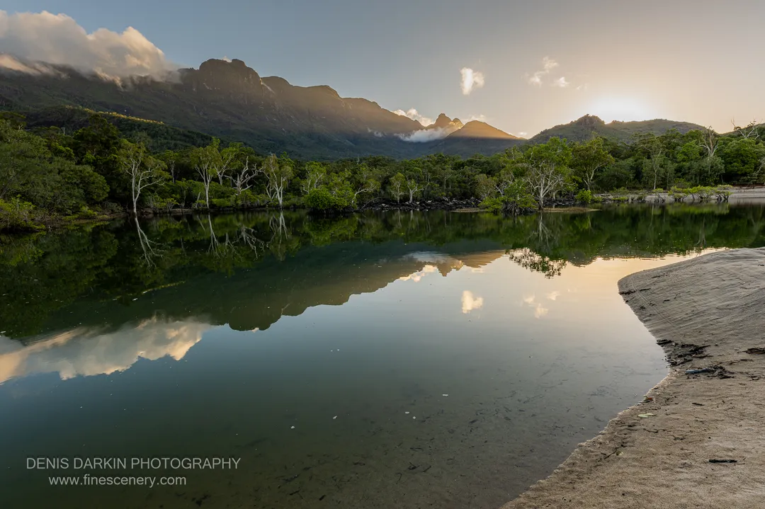 nature photograph. V. 14mm.